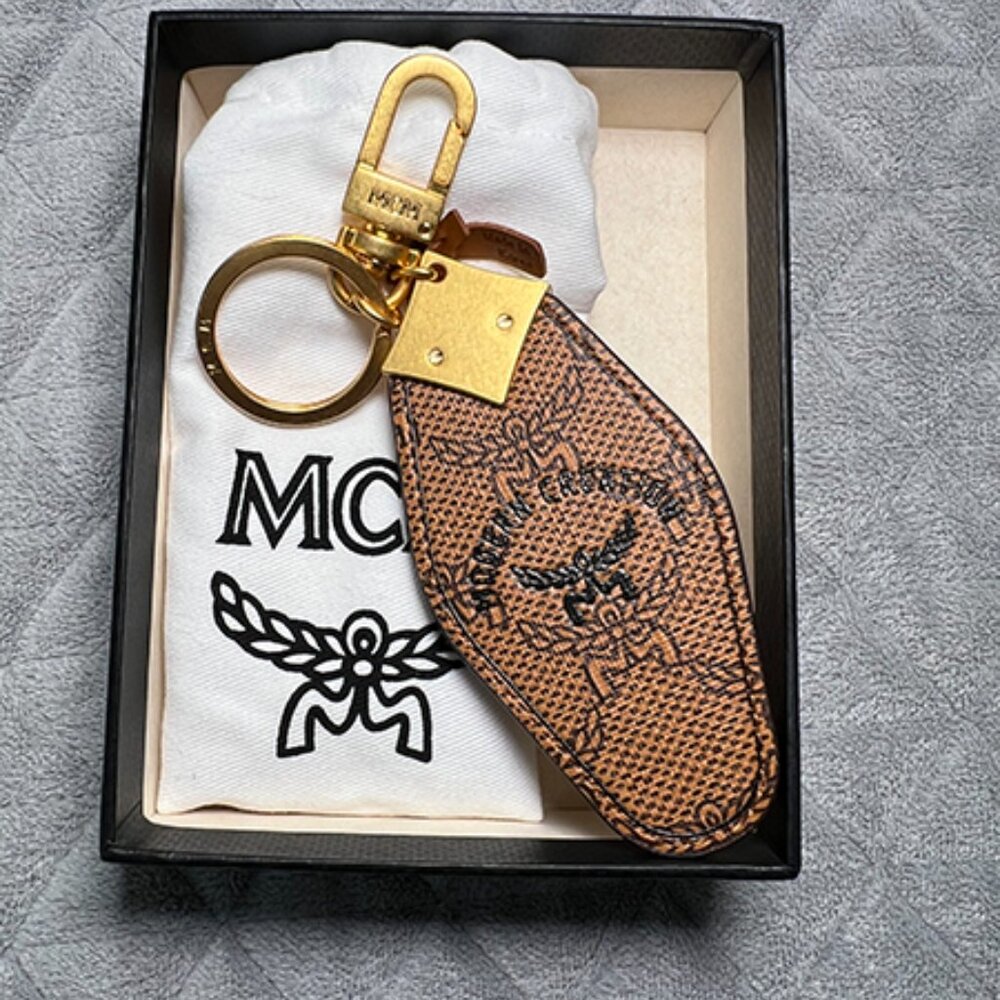 MCM Himmel M Key Ring/Bag Charm - Picture 3 of 5